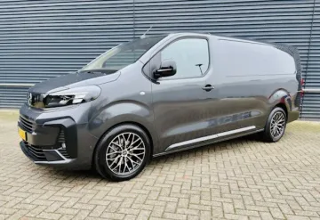 Перевозчик Фургон Opel Vivaro в Paris Франция